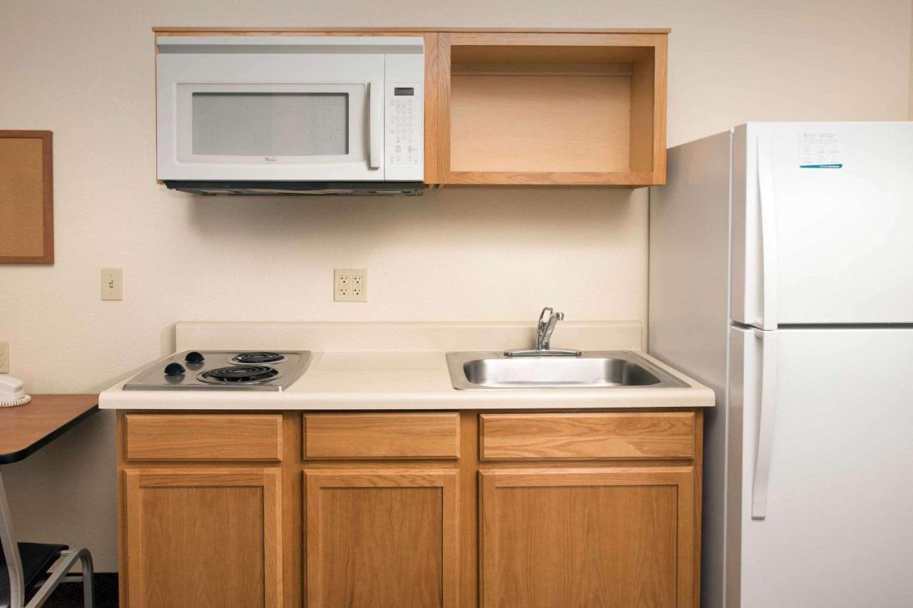 Woodspring Suites מידלנד מראה חיצוני תמונה