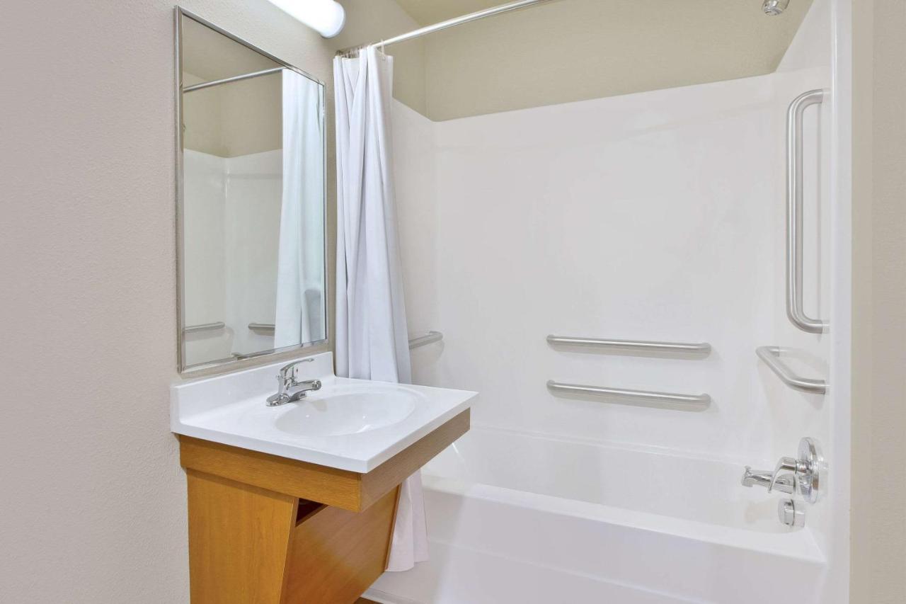 Woodspring Suites מידלנד מראה חיצוני תמונה