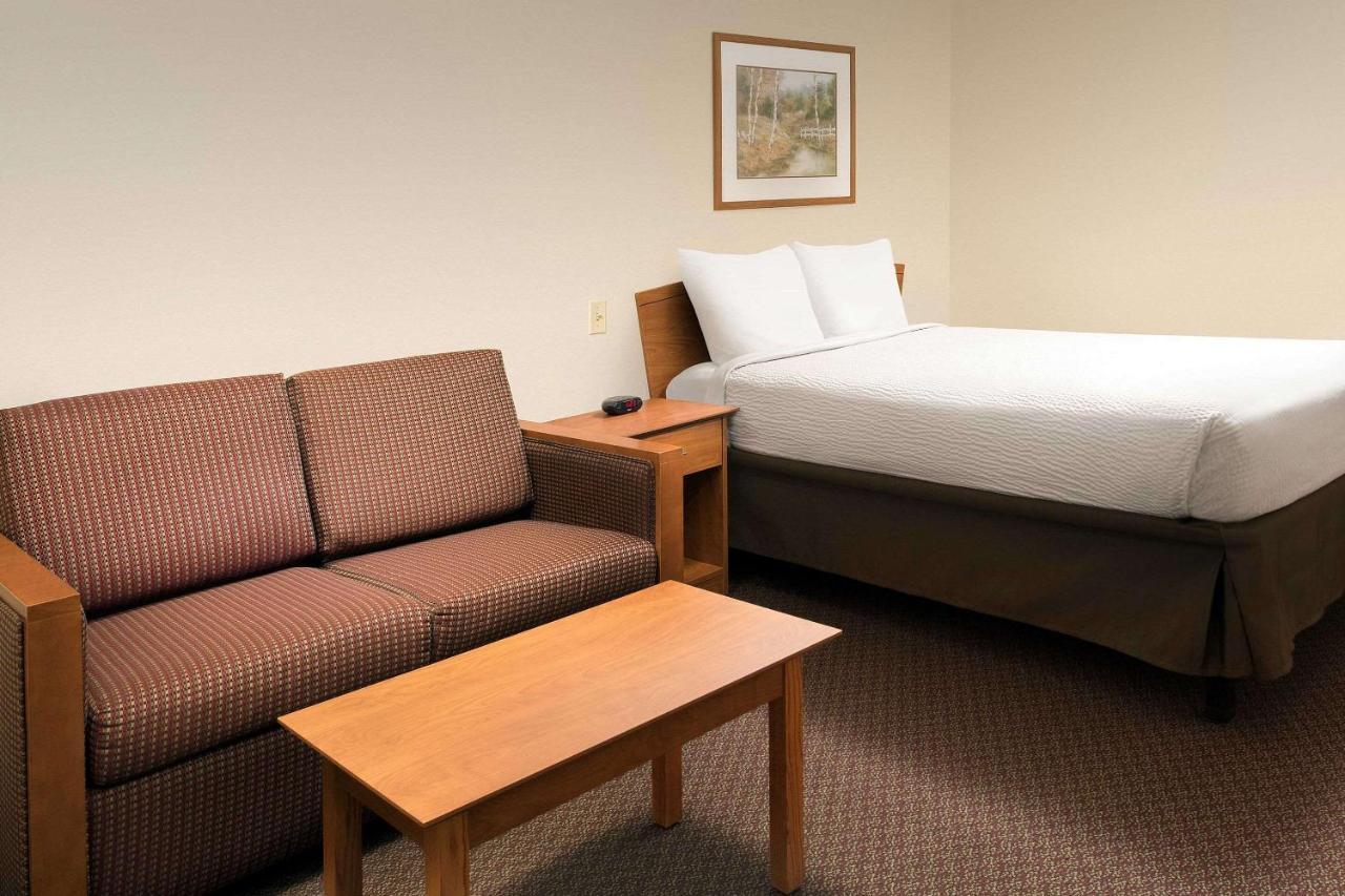 Woodspring Suites מידלנד מראה חיצוני תמונה
