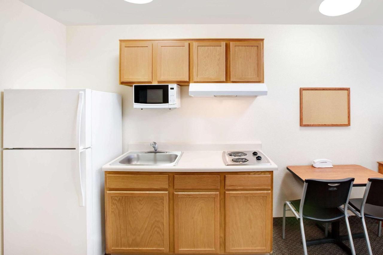 Woodspring Suites מידלנד מראה חיצוני תמונה