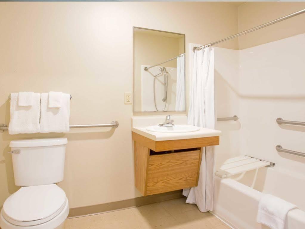 Woodspring Suites מידלנד מראה חיצוני תמונה