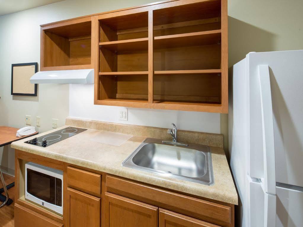 Woodspring Suites מידלנד מראה חיצוני תמונה