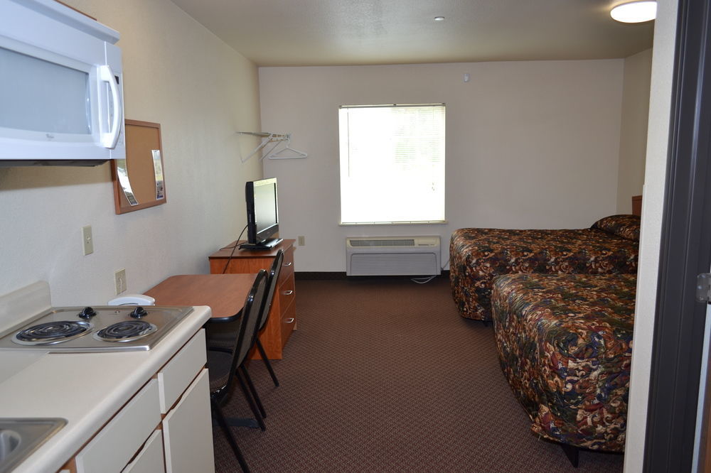 Woodspring Suites מידלנד מראה חיצוני תמונה