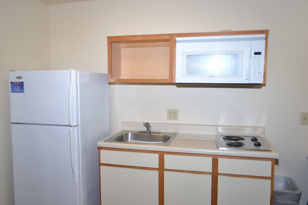 Woodspring Suites מידלנד מראה חיצוני תמונה